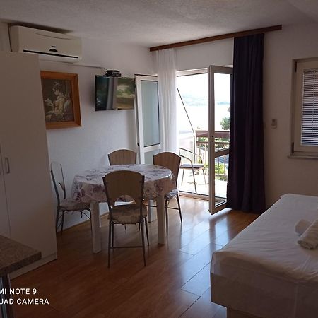 Apartments Mihovil Omiš Quarto foto