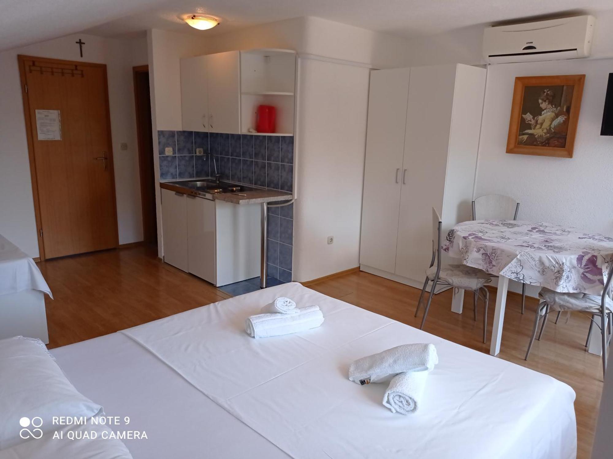 Apartments Mihovil Omiš Quarto foto