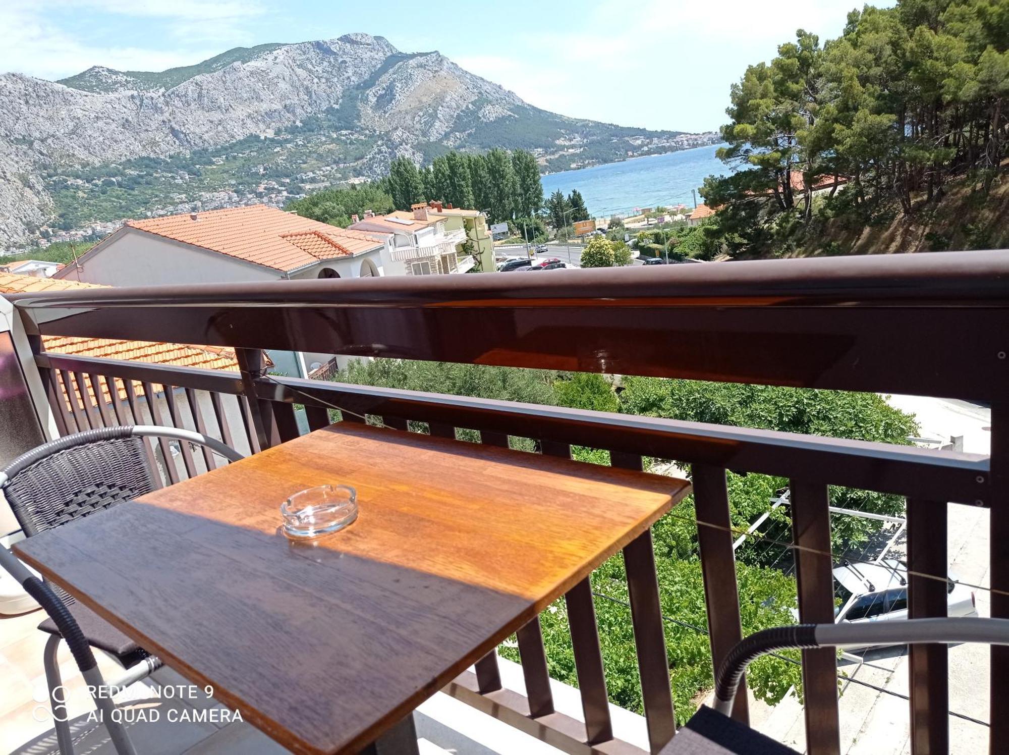 Apartments Mihovil Omiš Quarto foto